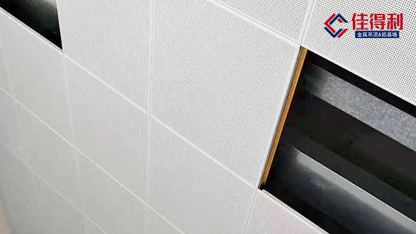 辦公室鋁扣板吊頂還有什么優(yōu)點呢？